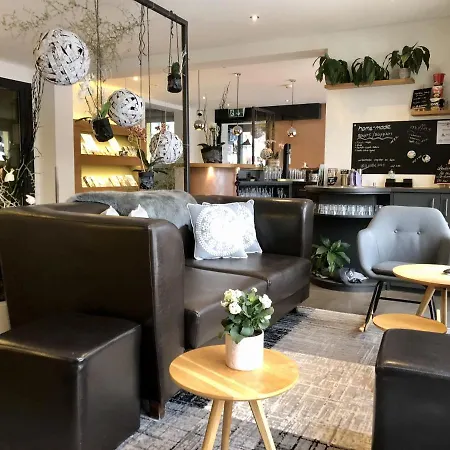 Lauberhorn Hotel 2*